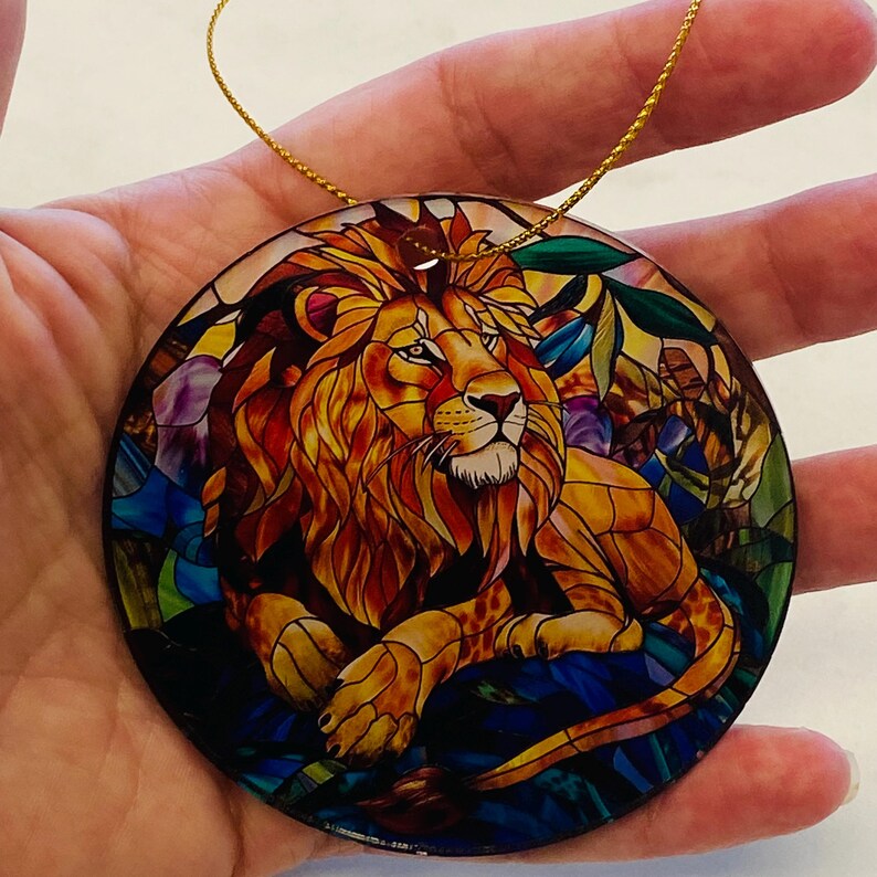 Lion Faux Stained Glass Ornament – Majestic Wildlife Keepsake