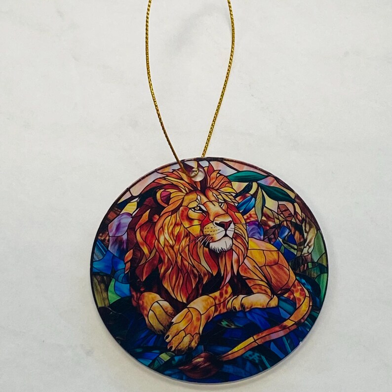 Lion Faux Stained Glass Ornament – Majestic Wildlife Keepsake