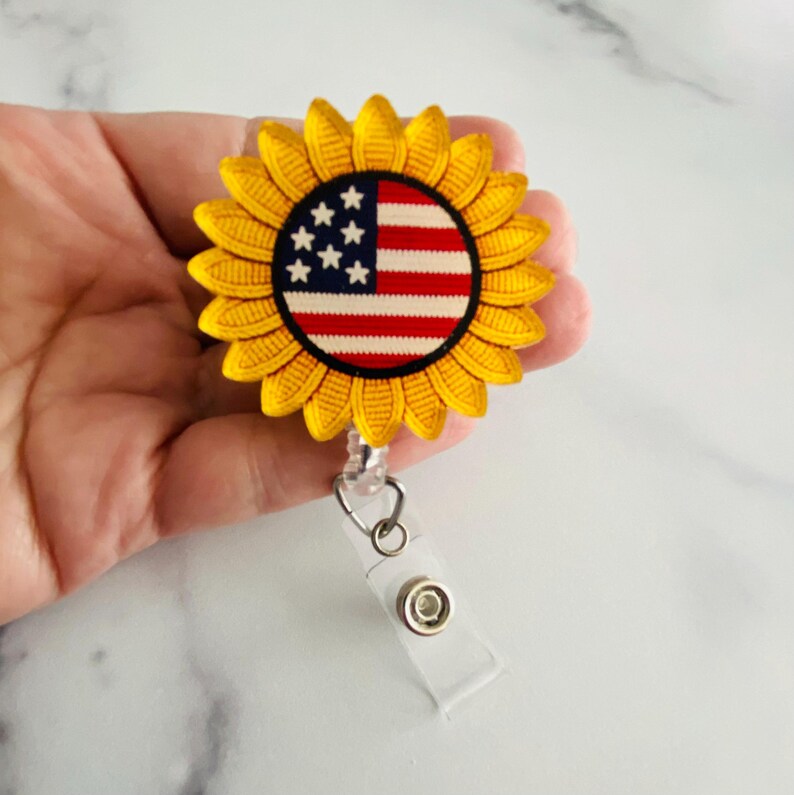 American Flag Sunflower Badge Reel – Floral Art Patriotic ID Holder